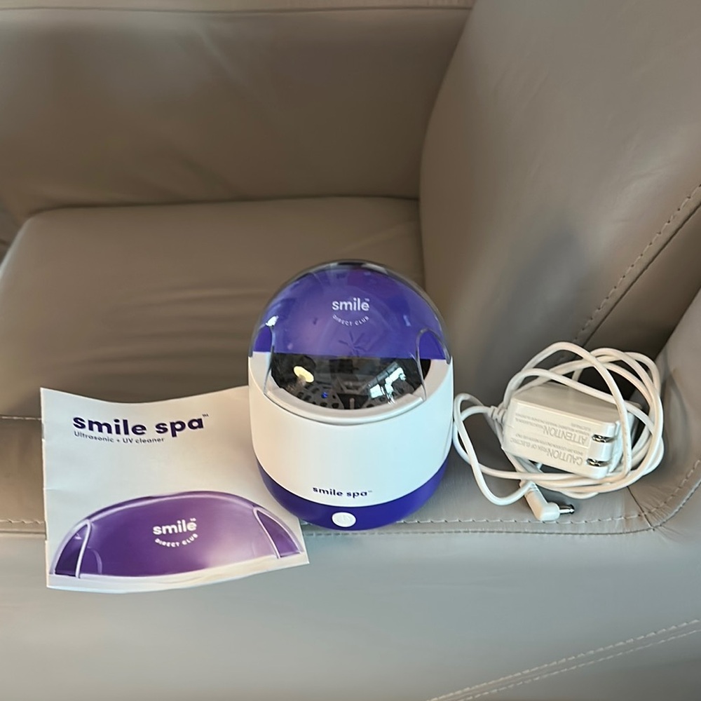 NWOT—Smile Spa UV Sanitizer